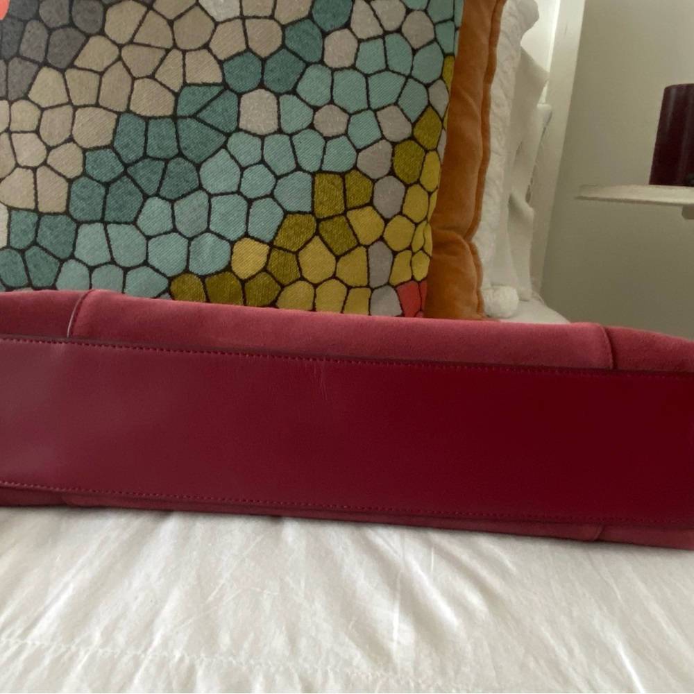 Suede black cherry Coach bag - Picture 3 of 5
